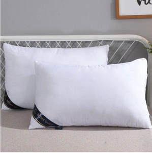 Hilton Pillow 5 Star Hotel Quality 18 x 28 1000g With Free Blue Bag